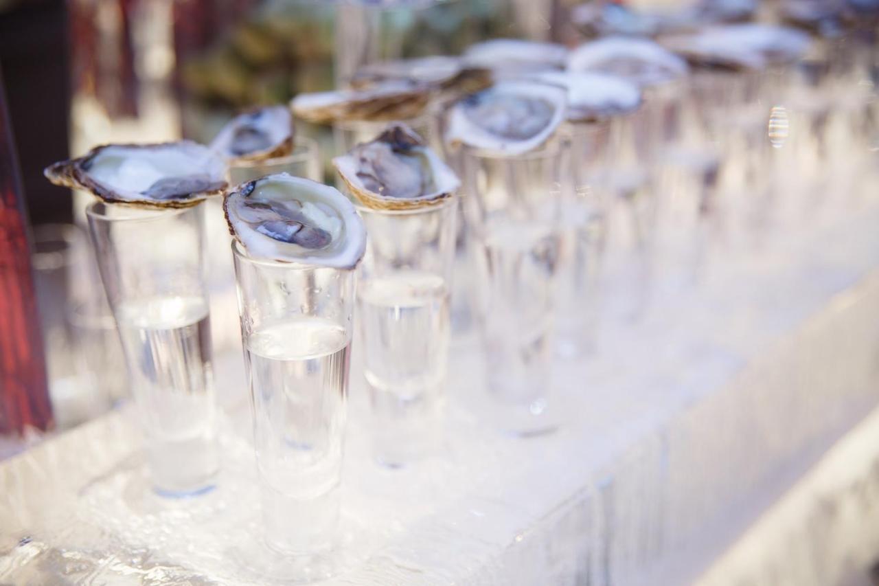 فندق إنتركونتننتال نيويورك باركلي نيو يورك المظهر الخارجي الصورة Champagne glasses