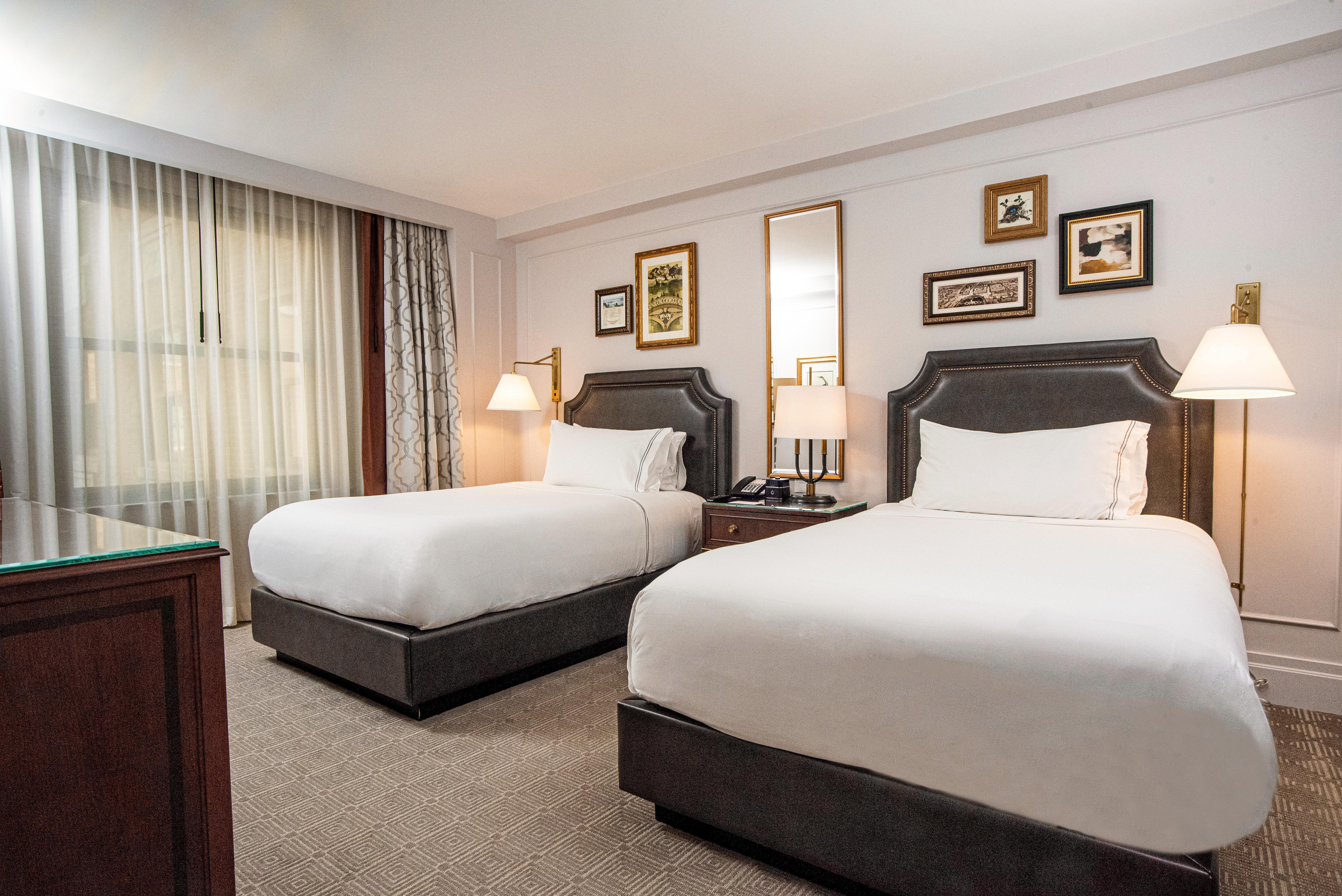 فندق إنتركونتننتال نيويورك باركلي نيو يورك المظهر الخارجي الصورة A guest room at the Waldorf Astoria Chicago