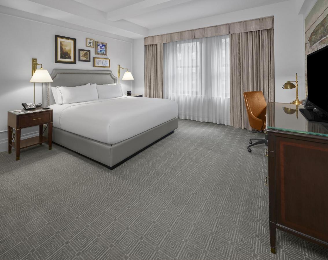 فندق إنتركونتننتال نيويورك باركلي نيو يورك المظهر الخارجي الصورة A guest room at the Waldorf Astoria Washington DC